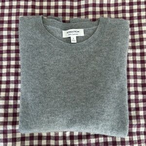 100% cashmere Nordstrom crewneck sweater (size S)